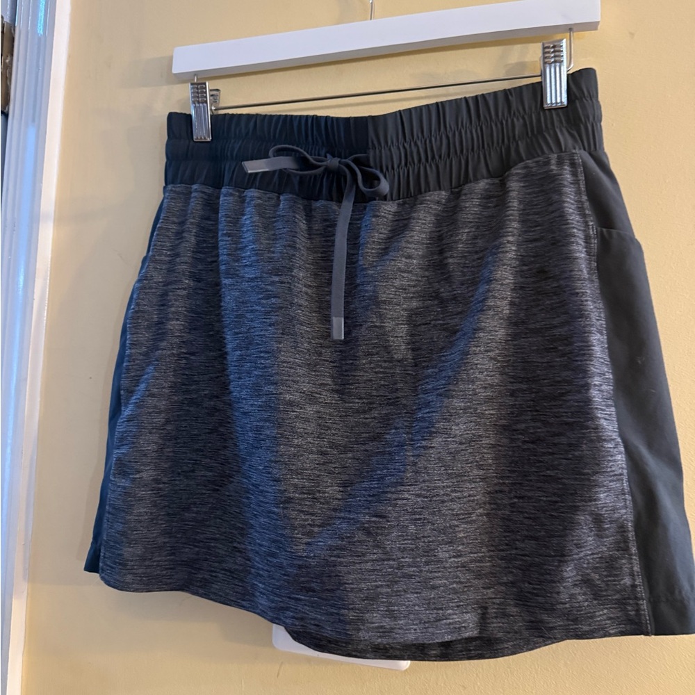 Athleta Excursion Hybrid Skort with a drawstring waist, small